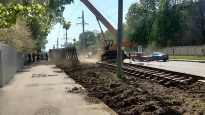 Демонтаж колій на вулиці Весніна у Харкові Демонтаж колій на вулиці Весніна у Харкові