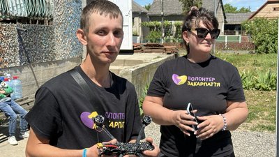 Переселенець із Краматорська купив три дрони для ЗСУ на пенсію з інвалідності