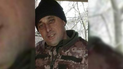 На Буковині прощаються з військовим Малакановим, який загинув на війні