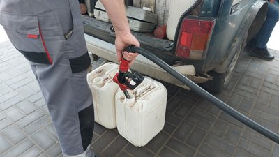 У Харкові продовжують перевіряти ціни на АЗС: порушників штрафують