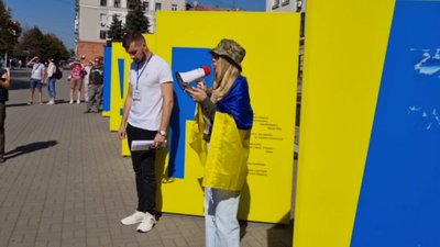 У Запоріжжі містяни вийшли на мітинг — вимагають спрямувати бюджетні кошти на ЗСУ У Запоріжжі містяни вийшли на мітинг — вимагають спрямувати бюджетні кошти на ЗСУ