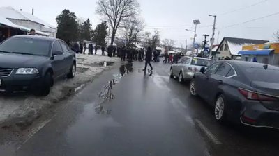 На Миколаївщині люди перекрили дорогу ‒ протестують проти зняття пільг на електроенергію На Миколаївщині люди перекрили дорогу ‒ протестують проти зняття пільг на електроенергію