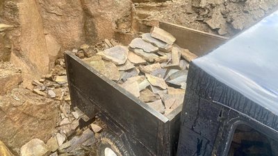 Вилучили понад 100 тонн андезиту: на Закарпатті затримали двох підозрюваних у незаконному видобутку корисних копалин