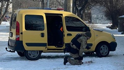 Знайшов на вулиці та продав: в Одесі затримали чоловіка, який торгував зброєю — поліція