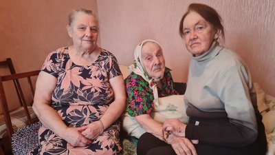 "Я за наших воїнів день і ніч молюся" — 100-річна бабуся з Житомирщини "Я за наших воїнів день і ніч молюся" — 100-річна бабуся з Житомирщини