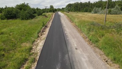Чекали півстоліття: між двома селами на Чернігівщині ремонтують дорогу Чекали півстоліття: між двома селами на Чернігівщині ремонтують дорогу