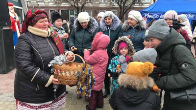 Збирали кошти на безпілотники: в Тернополі відбулося свято обрядового фольклору Збирали кошти на безпілотники: в Тернополі відбулося свято обрядового фольклору