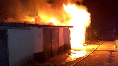 На Миколаївщині через обстріли росіян виникнули три пожежі та загинули два чоловіки На Миколаївщині через обстріли росіян виникнули три пожежі та загинули два чоловіки