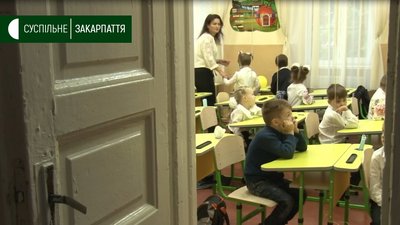 В жодній школі Ужгорода 1 вересня не провели лінійку В жодній школі Ужгорода 1 вересня не провели лінійку