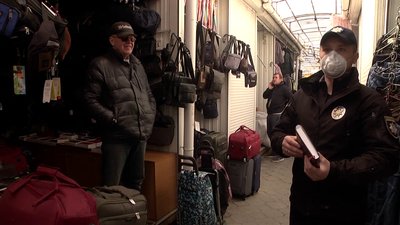 Херсонські поліцейські через карантин пішли в рейд на ринки і заклади харчування