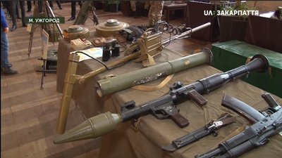 Виставку військової техніки представили в Ужгороді