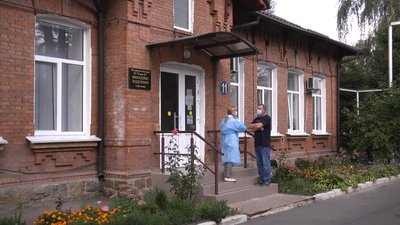 У Житомирі уронефрологічне відділення лікарні №1 перепрофілювали для лікування хворих на COVID-19 У Житомирі уронефрологічне відділення лікарні №1 перепрофілювали для лікування хворих на COVID-19