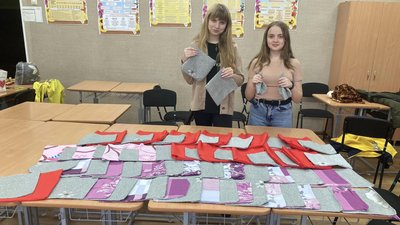 Пошили понад 6 тисяч екоторбинок. Школа з Кіровоградщини перемогла у всеукраїнському екологічному проєкті Пошили понад 6 тисяч екоторбинок. Школа з Кіровоградщини перемогла у всеукраїнському екологічному проєкті