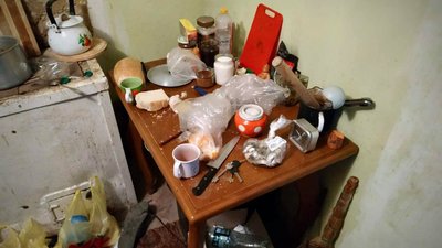 У Херсоні поліцейські склали адмінпротокол щодо матері, яка не доглядала за 4-річним сином У Херсоні поліцейські склали адмінпротокол щодо матері, яка не доглядала за 4-річним сином