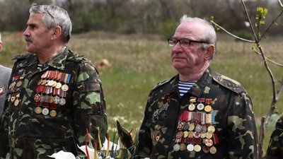 Під Одесою перепоховали дев’ятьох воїнів Другої світової війни Під Одесою перепоховали дев’ятьох воїнів Другої світової війни