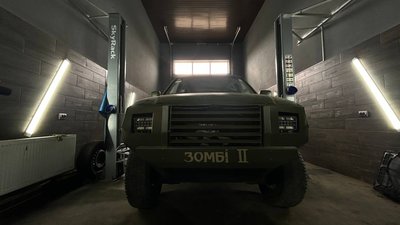 "Воскрешають з мертвих". 10 автомайстрів з Прикарпаття полагодили понад 200 автомобілів з передової "Воскрешають з мертвих". 10 автомайстрів з Прикарпаття полагодили понад 200 автомобілів з передової