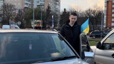 Учасник автопробігу Юрій Куча. Листопад 2023. Тернопіль Учасник автопробігу Юрій Куча. Листопад 2023. Тернопіль