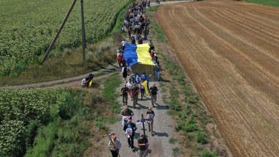 У громадах Кіровоградщини попрощалися з захисниками Віктором Савченком У громадах Кіровоградщини попрощалися з захисниками Віктором Савченком