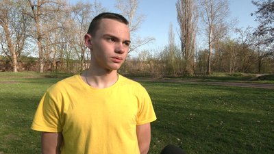 Ліцеїст Артем Мороз проходить заняття з тактичної медицини у Чернігівському ліцеї з посиленою військово-фізичною підготовкою Ліцеїст Артем Мороз проходить заняття з тактичної медицини у Чернігівському ліцеї з посиленою військово-фізичною підготовкою