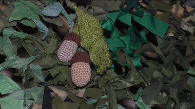 Запорізькі майстрині зробили картину з маскувальних сіток Запорізькі майстрині зробили картину з маскувальних сіток