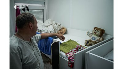 "Нормальні будиночки нам поляки зробили, але у своїй хаті краще". Як живуть у модульному містечку в Бородянці