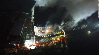 У Бангладеш понад 50 людей загинули під час пожежі на фабриці
