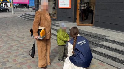 лучанка продала сина за 25 тисяч доларів, продаж дитини у уцьку, мама продала сина