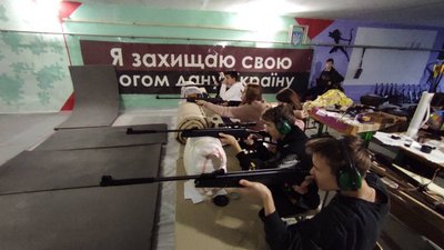 Учні в школі Учні в школі
