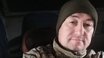 "Двоє воюють, третій – допомагає фронту". Брати з Кропивницького зустрілись вперше після повномасштабної війни "Двоє воюють, третій – допомагає фронту". Брати з Кропивницького зустрілись вперше після повномасштабної війни