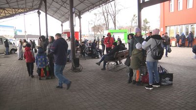 Рейси поїздів та автобусів у Луцьку не скасовували Рейси поїздів та автобусів у Луцьку не скасовували