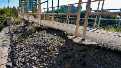 Руйнування біля мосту через Інгул Руйнування біля мосту через Інгул
