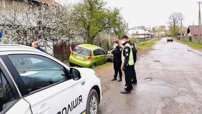 На Прикарпатті затримали нетверезого водія, який наїхав на дітей і втік На Прикарпатті затримали нетверезого водія, який наїхав на дітей і втік