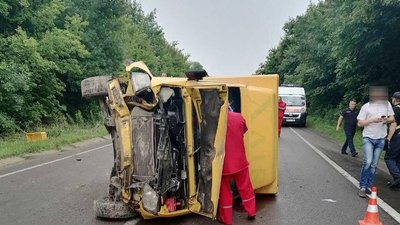 На Рівненщині перекинувся хлібовоз. Водій загинув – поліція На Рівненщині перекинувся хлібовоз. Водій загинув – поліція