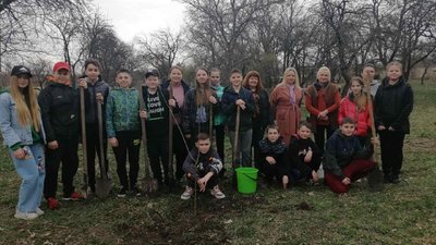 У Кропивницькому на території Кущівської гімназії посадили "Дерева Перемоги"