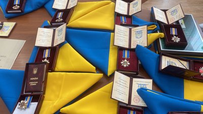 Рідним захисників з Полтави вручили державні нагороди у День морської піхоти