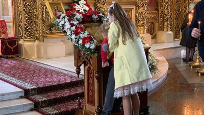 До Києва з Єрусалиму прибув Благодатний вогонь До Києва з Єрусалиму прибув Благодатний вогонь