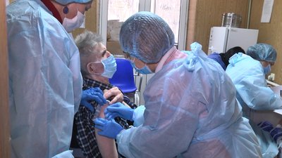 На Донеччині почали щеплювати вакциною Phizer