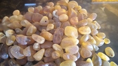 Національний рекорд: у Житомирі виготовили найбільшу в Україні плиту з бурштину Національний рекорд: у Житомирі виготовили найбільшу в Україні плиту з бурштину