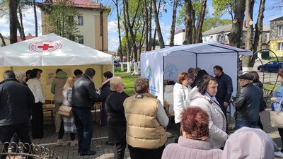 Вакцинальний автобус: у місті на Волині медики робили рутинну імунізацію Вакцинальний автобус: у місті на Волині медики робили рутинну імунізацію
