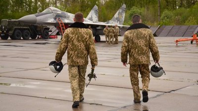 Курсанти Харківського нацуніверситету Повітряних Сил проходять льотну практику на Прикарпатті
