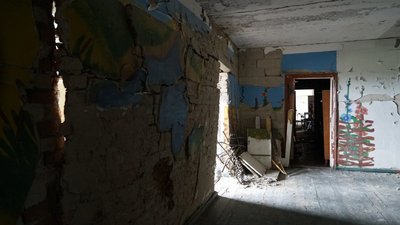 "Були три класи, тепер один". Який вигляд має розбита РФ школа у Мосьпановому "Були три класи, тепер один". Який вигляд має розбита РФ школа у Мосьпановому