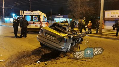 У Харкові в потрійній аварії загинув 26-річний водій У Харкові в потрійній аварії загинув 26-річний водій