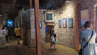 В артпросторі "Український космос" у Бережанському замку В артпросторі "Український космос" у Бережанському замку