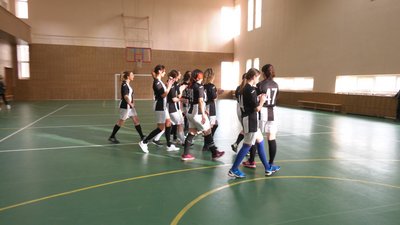 Дев'ятирічні футболісти зіграли товариський матч зі своїми матусями Дев'ятирічні футболісти зіграли товариський матч зі своїми матусями