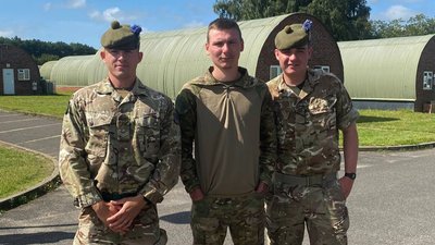 "Вони були у шоці від того, наскільки швидко ми вчилися". Боєць ТрО з Дніпра пройшов навчання в Британії "Вони були у шоці від того, наскільки швидко ми вчилися". Боєць ТрО з Дніпра пройшов навчання в Британії