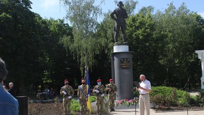 Мітинг до 100 років з Дня народження Івана Кожедуба влаштували у Сумах