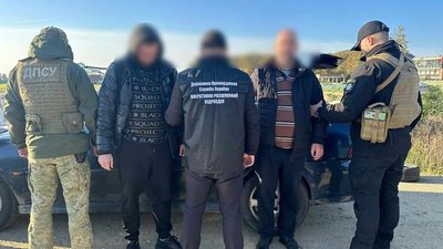 Закарпатця підозрюють у переправленні чоловіків за кордон