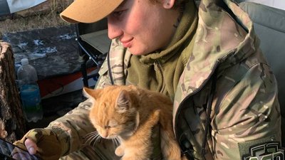 Віддала дітей бабусі, а до рук взяла зброю: історія сержантки на позивний "Клумба" Віддала дітей бабусі, а до рук взяла зброю: історія сержантки на позивний "Клумба"