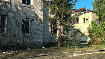 Пошкоджені будівлі через удар дроном "Італмас" по Золочеву