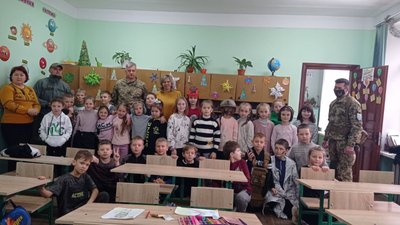 У Тернополі інструктори терооборони розповіли про своє спорядження У Тернополі інструктори терооборони розповіли про своє спорядження
